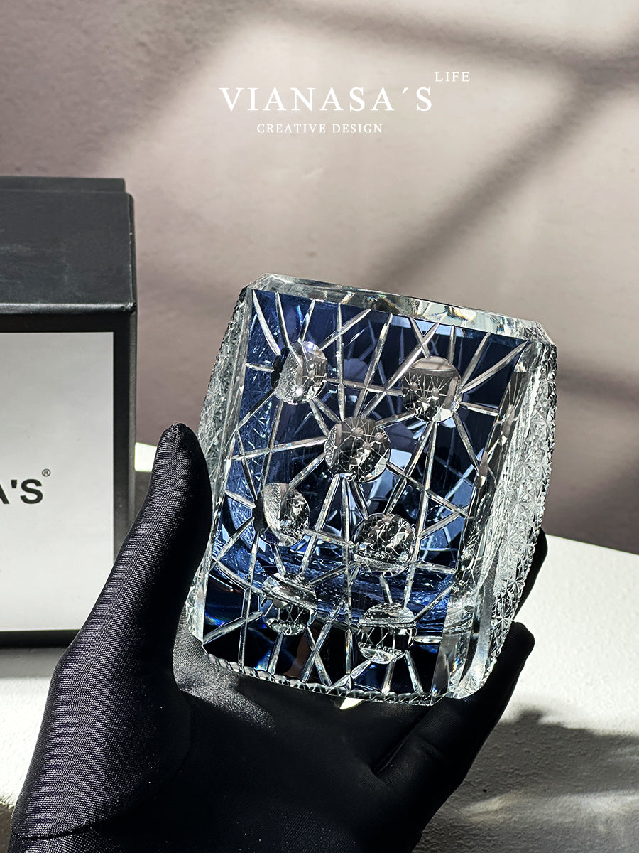 Pouring whiskey properly is an art!Did you do it right?