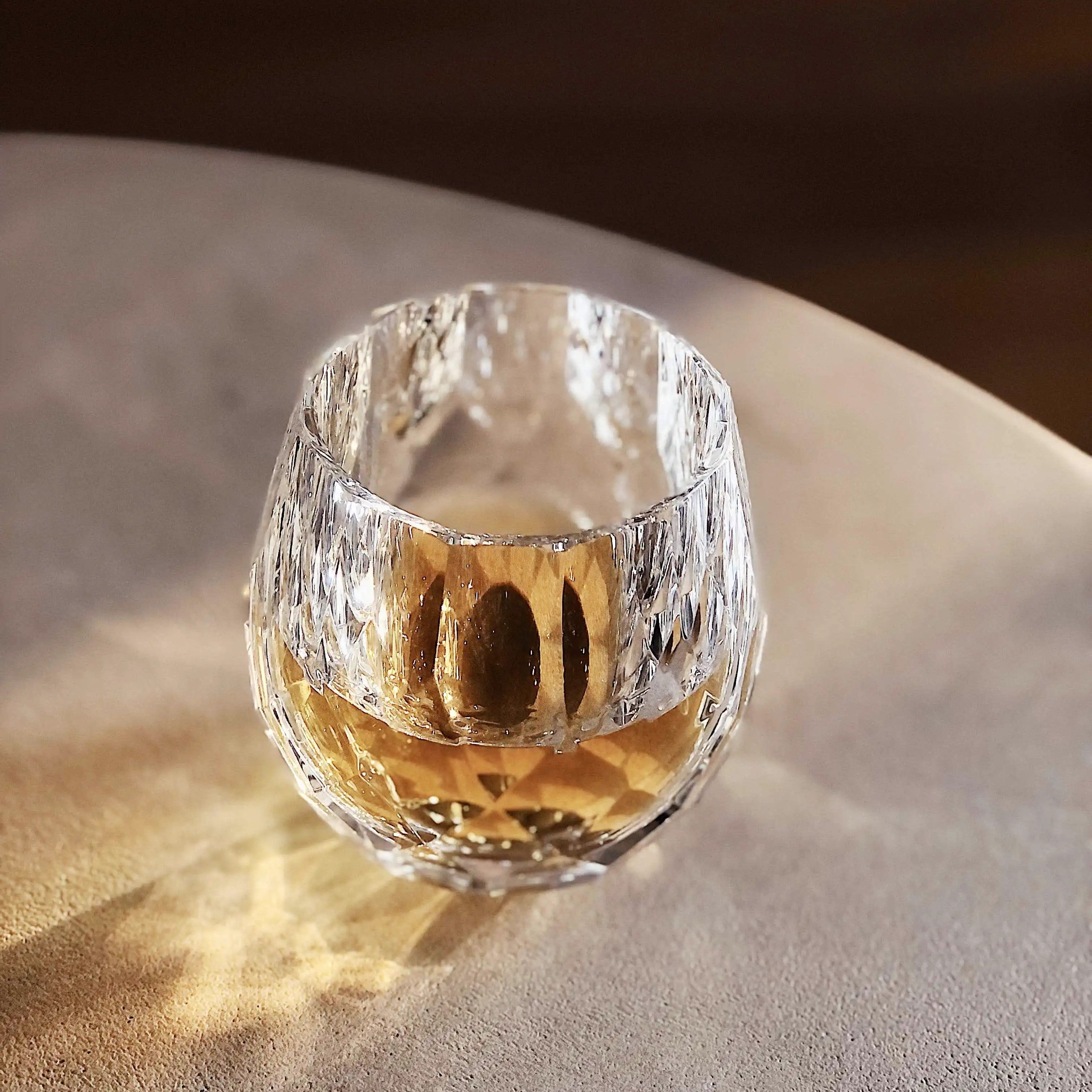 GOGLASSCUP Hand Cut Crystal Whiskey Glass - Goglasscup