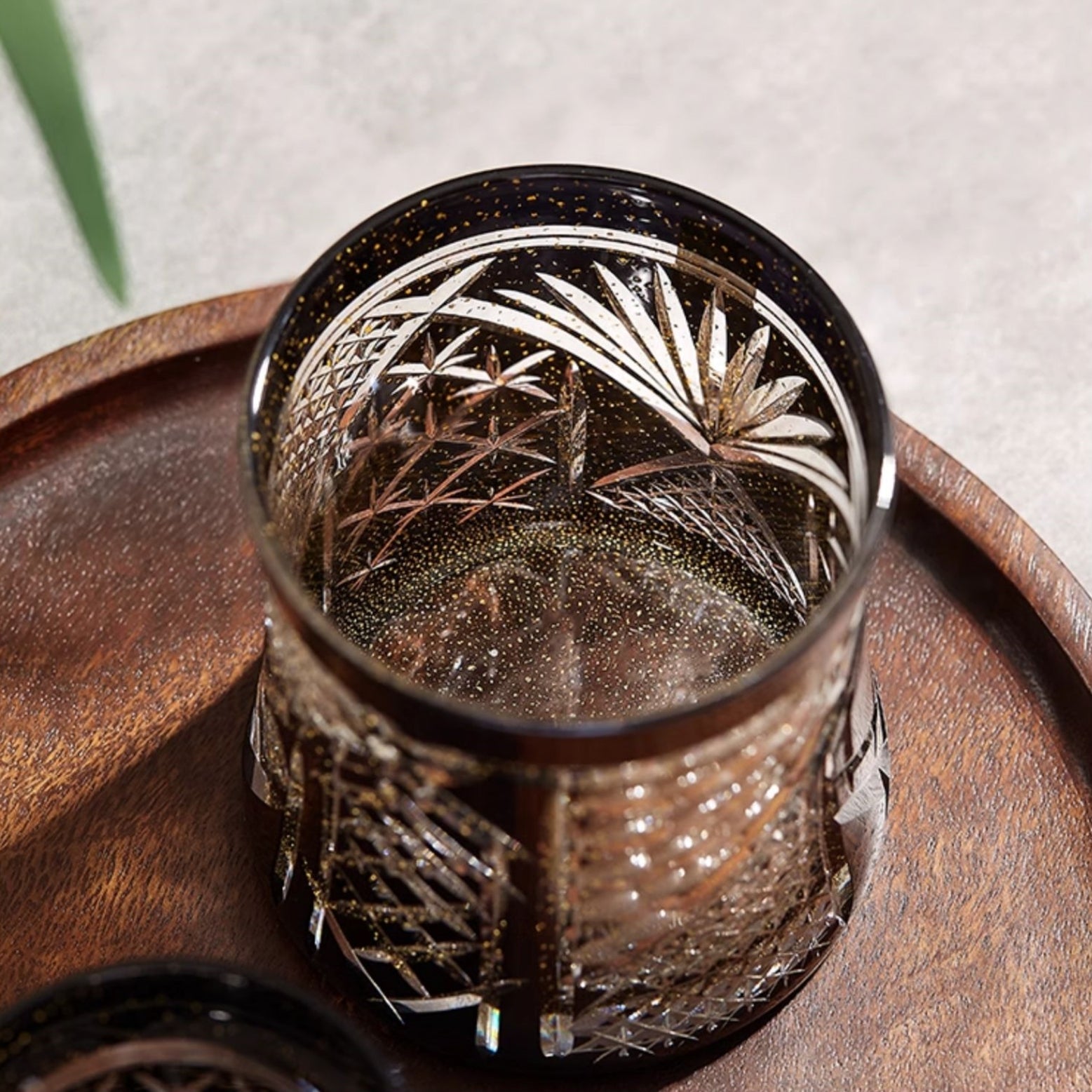 Toyo-Sasaki Yachiyogama Handcrafted Kinpaku Kuro Kiriko Sake Set Collection