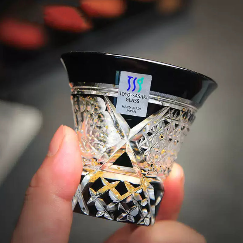 Toyo-Sasaki Yachiyogama Handcrafted Kinpaku Kuro Kiriko Sake Set Collection