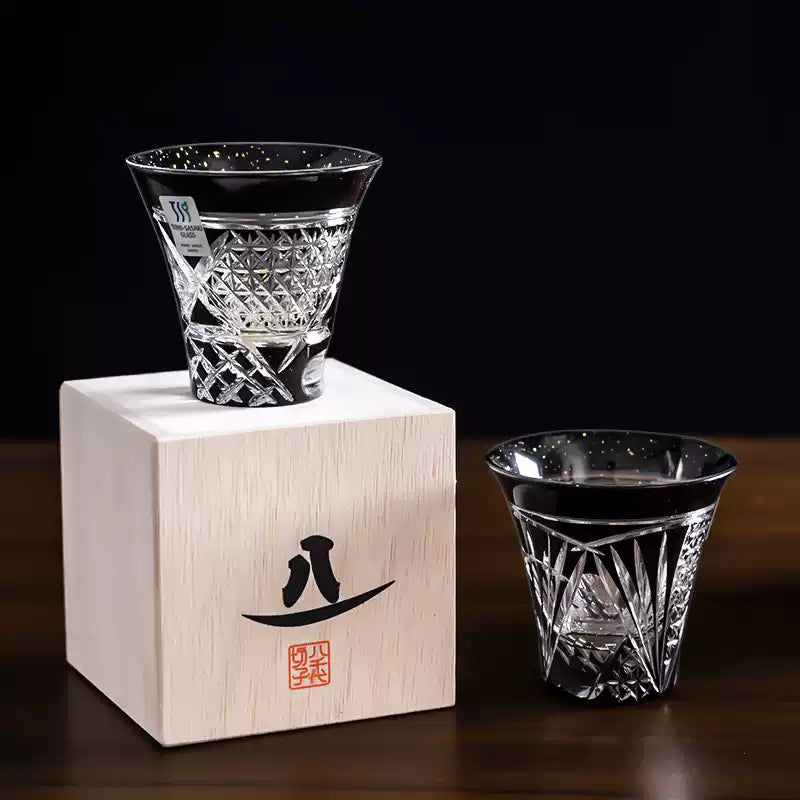 Toyo-Sasaki Yachiyogama Handcrafted Kinpaku Kuro Kiriko Sake Set Collection