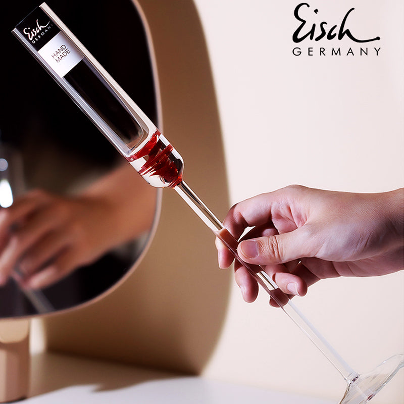 Is champagne better in a flute?