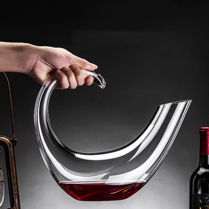 Is It Good to Put Wine in a Decanter?