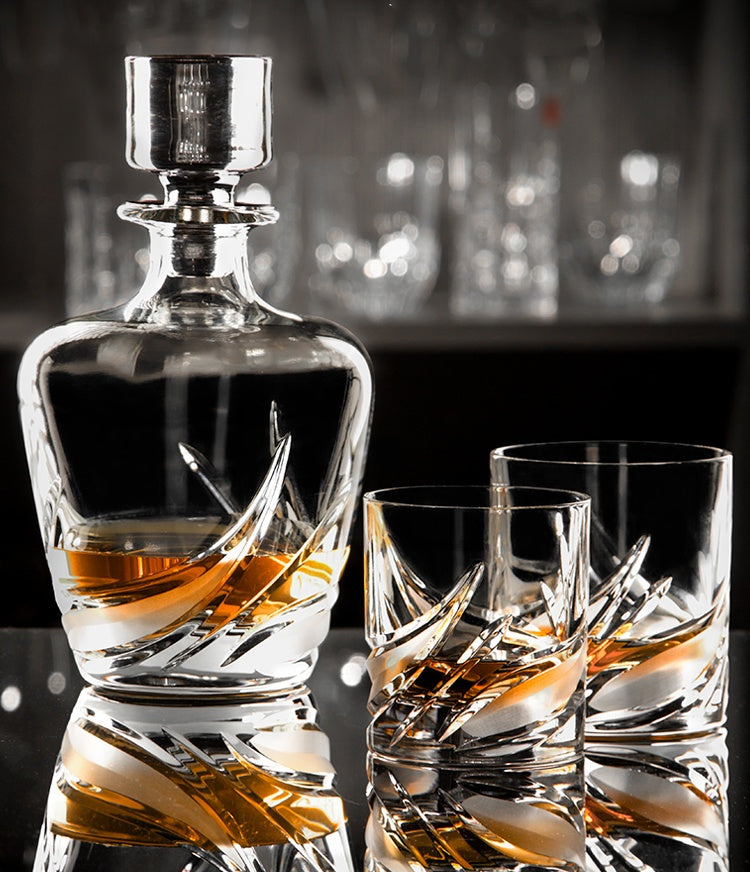 Elevate Your Home Bar: DAVINCI Cetona Whiskey Glass +Wine Barrel