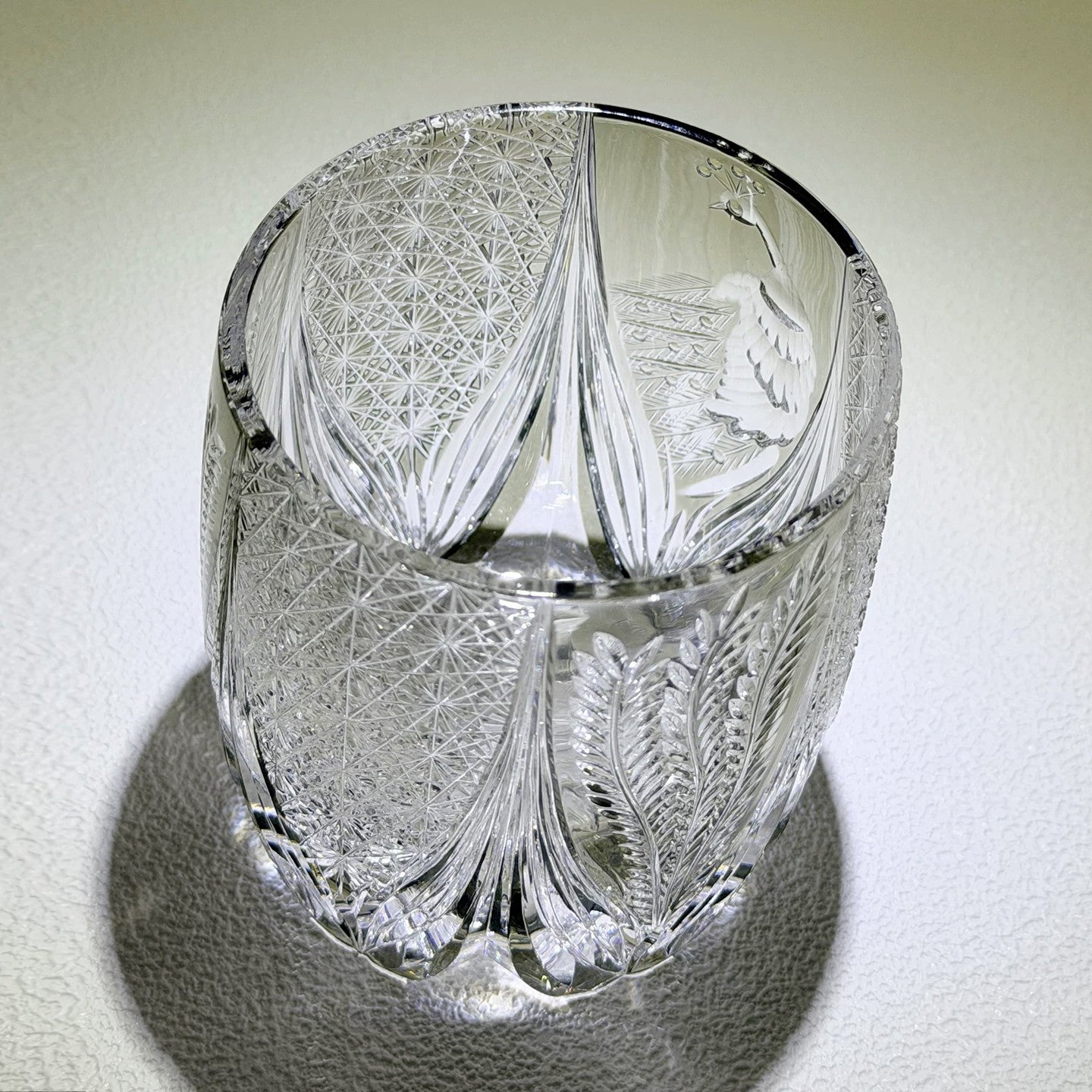Edo Kiriko Peacock Premium Crystal Whisky Glass – Light Luxury Collection