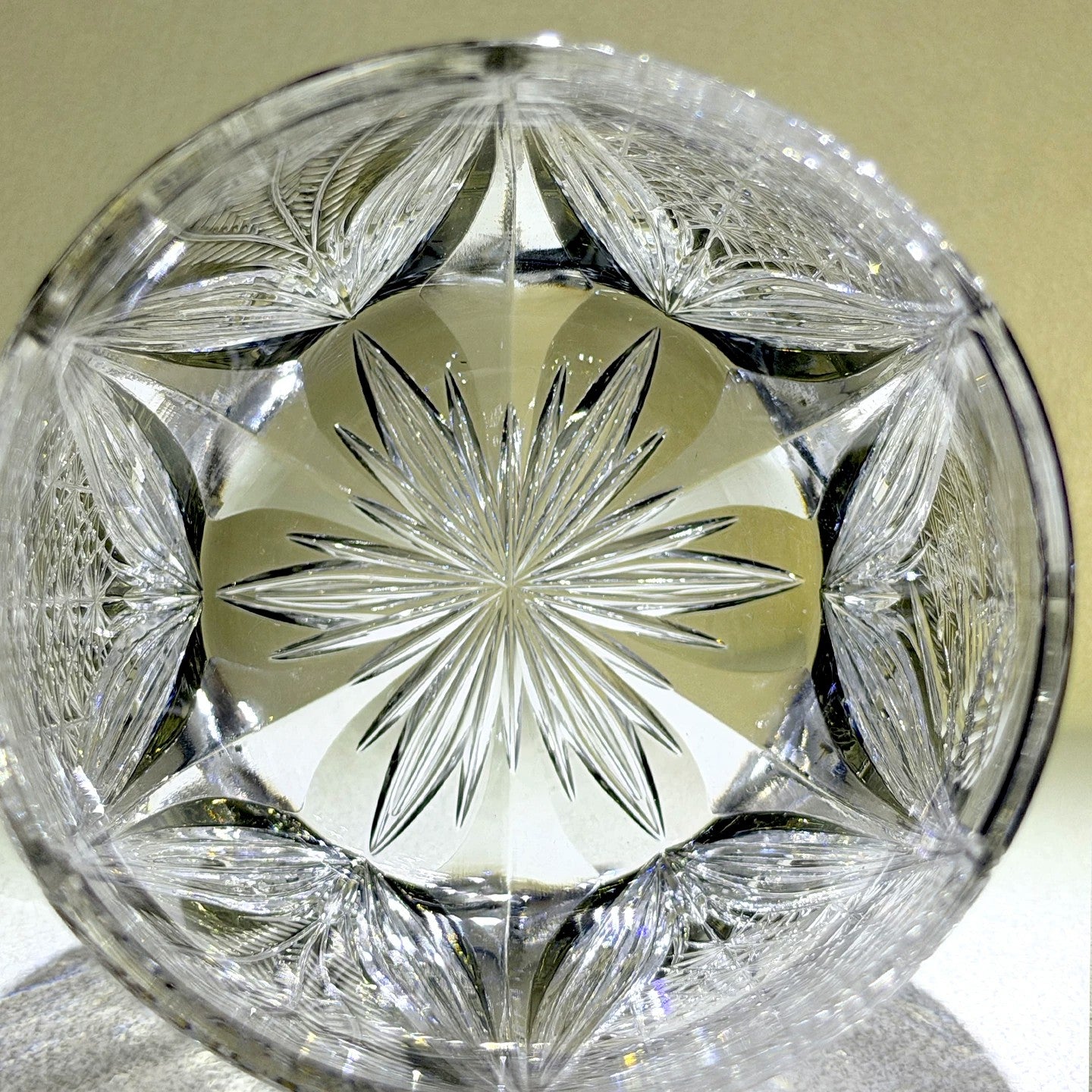 Edo Kiriko Peacock Premium Crystal Whisky Glass – Light Luxury Collection