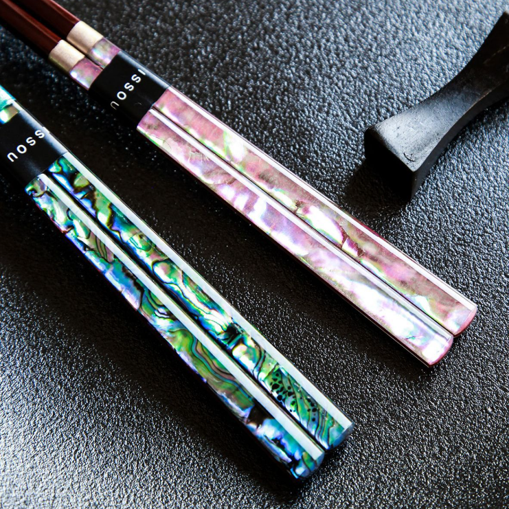 ISSOU Japanese Handcrafted Mother of Pearl Chopsticks Set Goglasscup