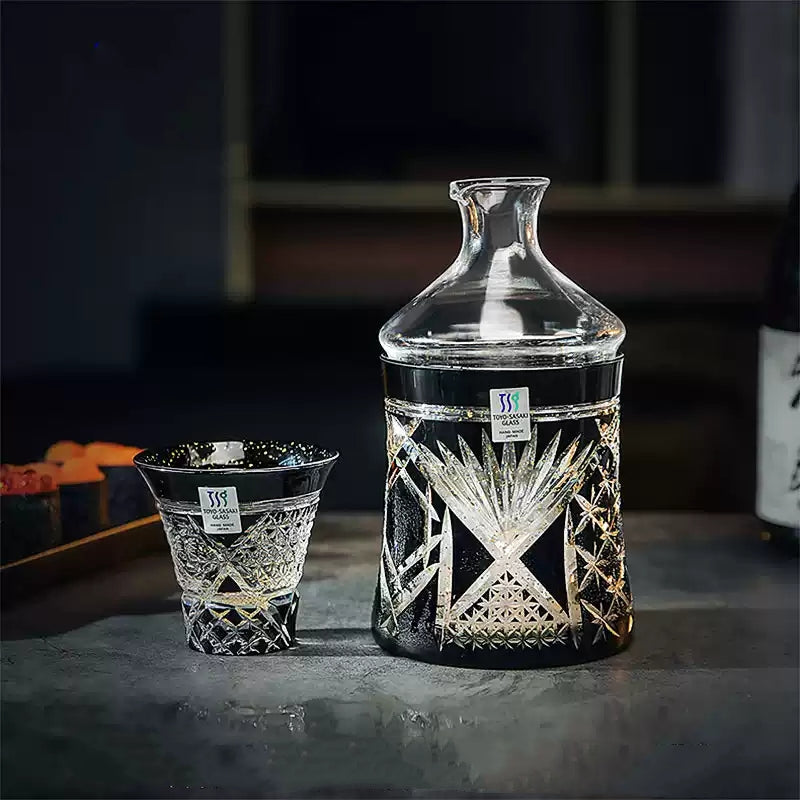 Toyo-Sasaki Yachiyogama Handcrafted Kinpaku Kuro Kiriko Sake Set Collection