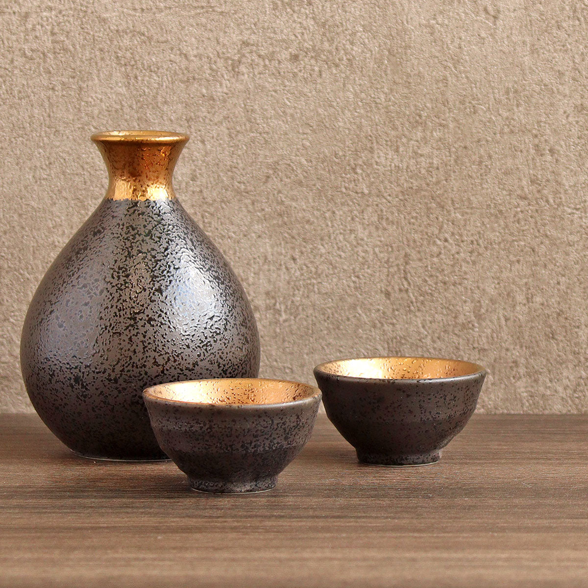 Jinpo Handcrafted Kinsai Gold Ochoko Sake Set with Wooden Box